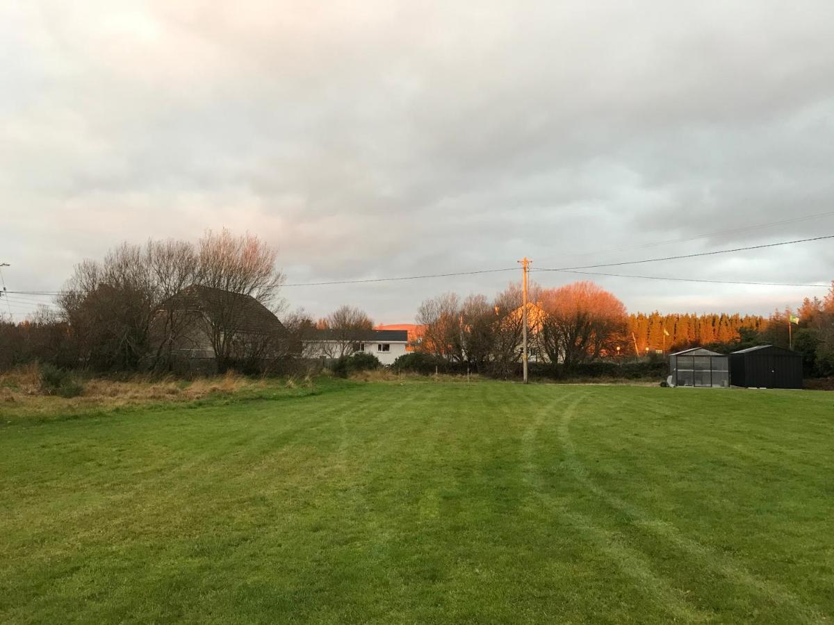 Riverbend Lodge B & B Oughterard Exterior photo