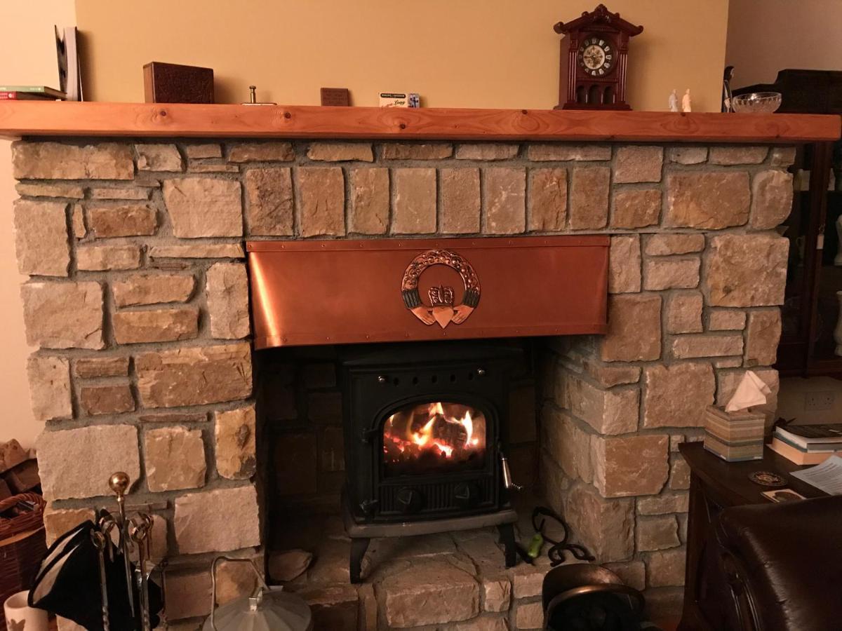 Riverbend Lodge B & B Oughterard Exterior photo